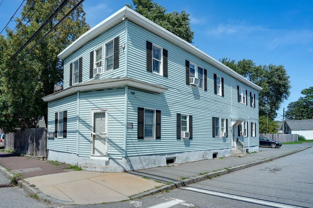 Property Photo: 317 Lakeview Ave MA 01850