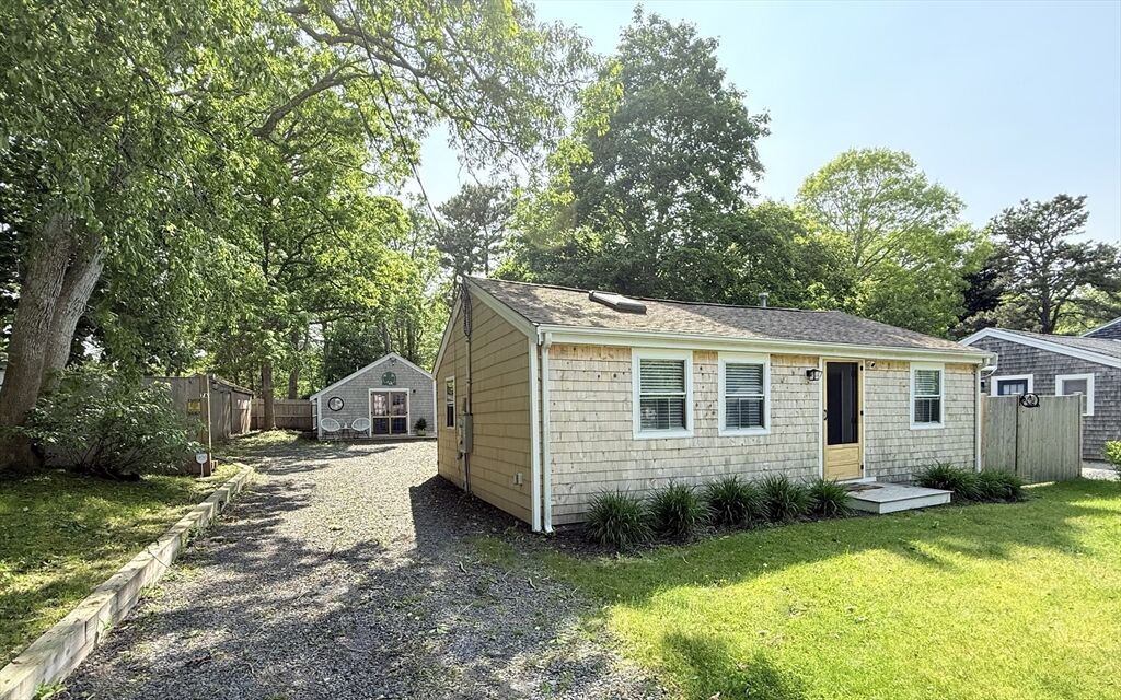Property Photo: 7 Circuit Rd W MA 02673