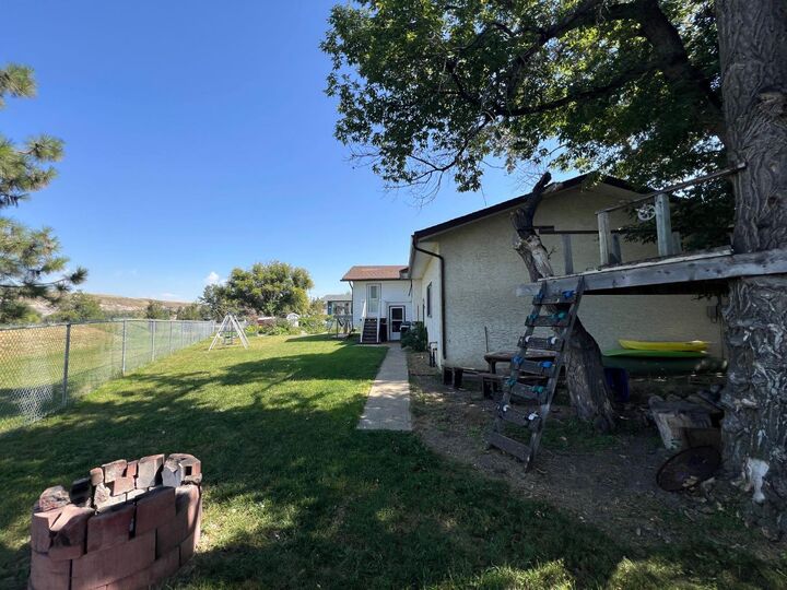 Property Photo:  1408 Newcastle Trail  AB T0J 0Y2 