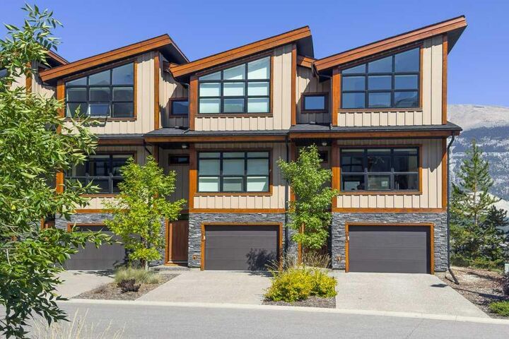 Property Photo:  213 Riva Heights  AB T1W 3L4 