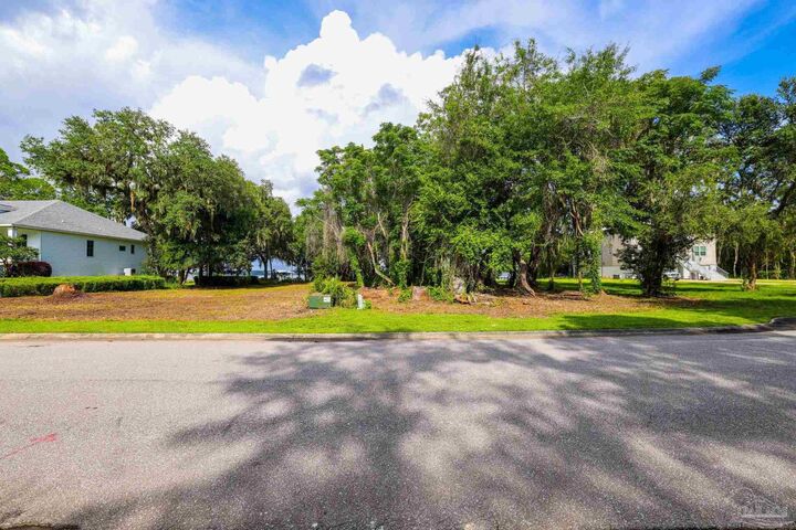 Property Photo: Lot 33 And 34 Old Bay Pointe Rd FL 32583
