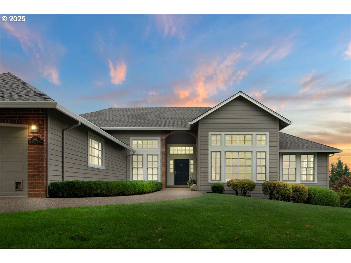 Property Photo: 2610 NW Pinnacle Dr OR 97229