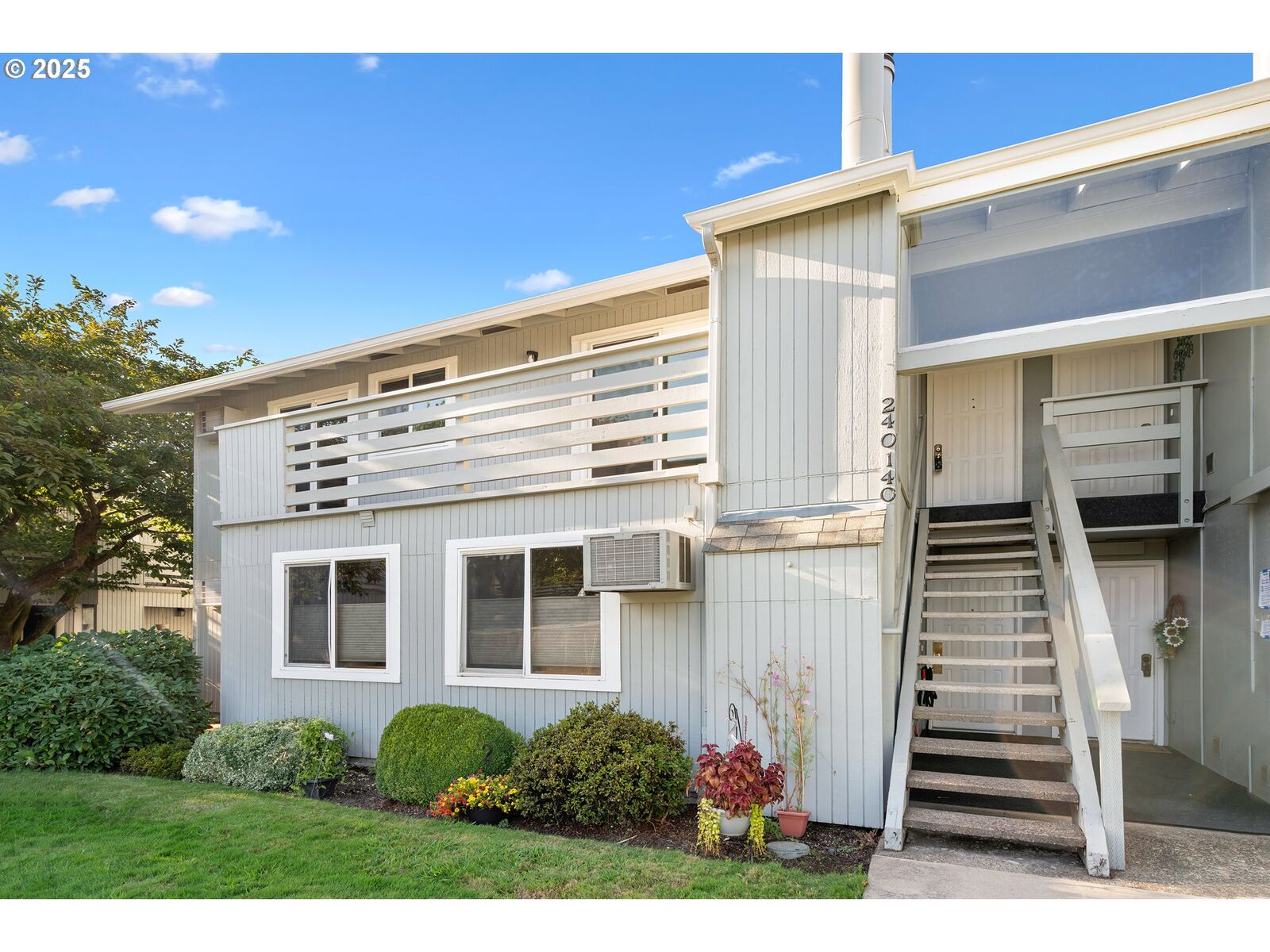 Property Photo: 650 Harlow Rd 240 OR 97477