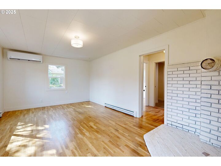 Property Photo:  326 NW 6th Ave  OR 97862 