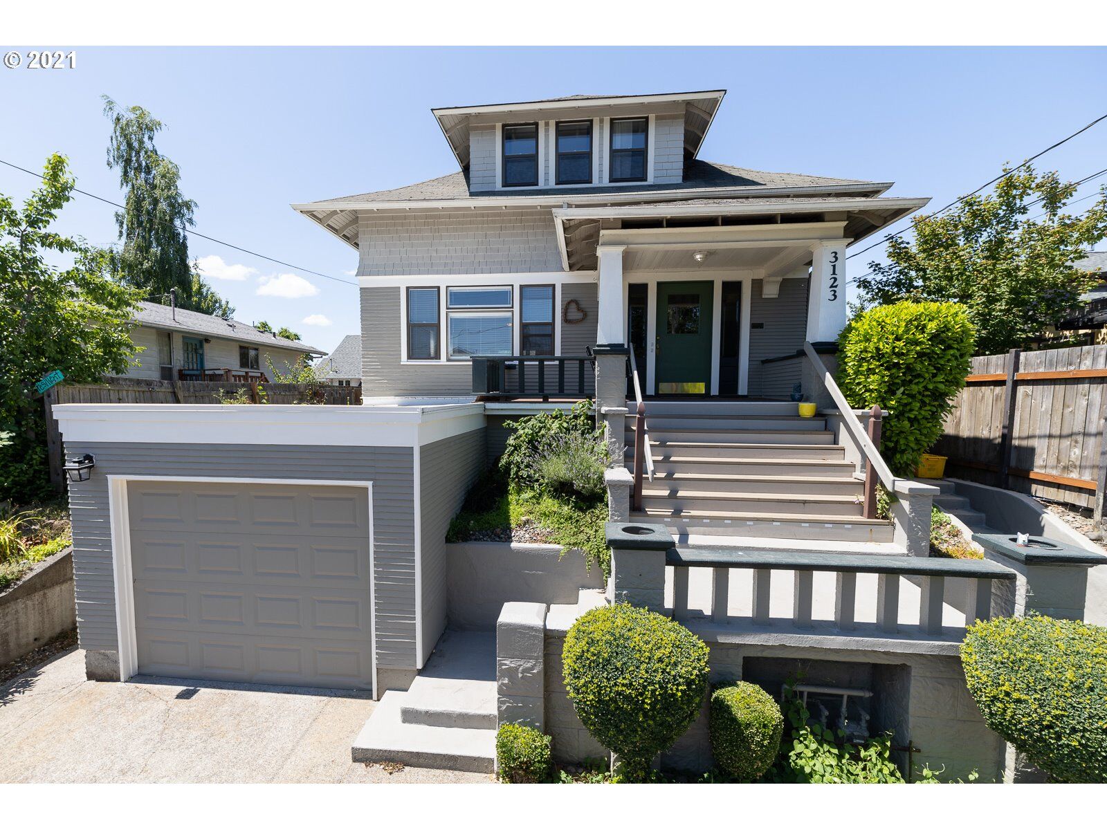 Property Photo:  3123 SE 31st Ave  OR 97202 