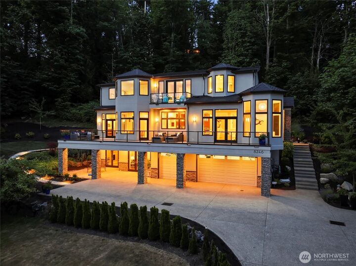 8246 W Mercer Way  Mercer Island WA 98040 photo