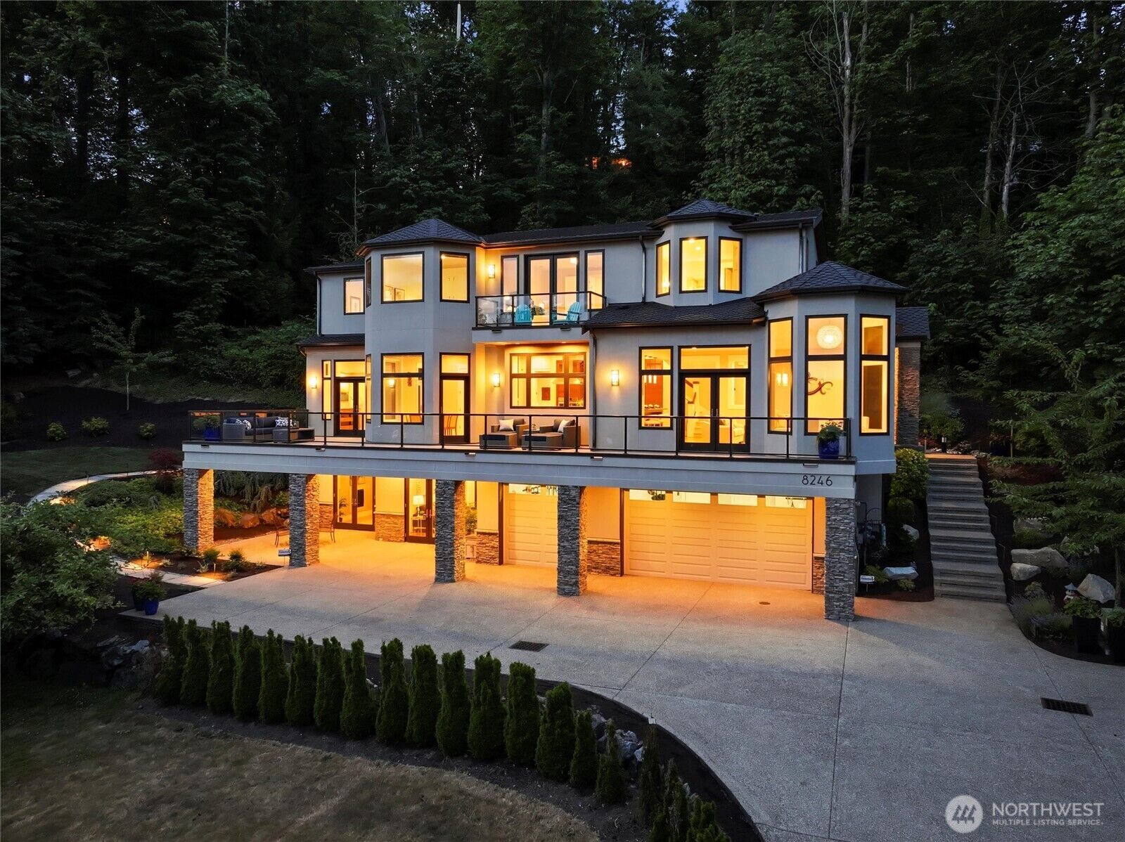 Property Photo: 8246 W Mercer Way WA 98040