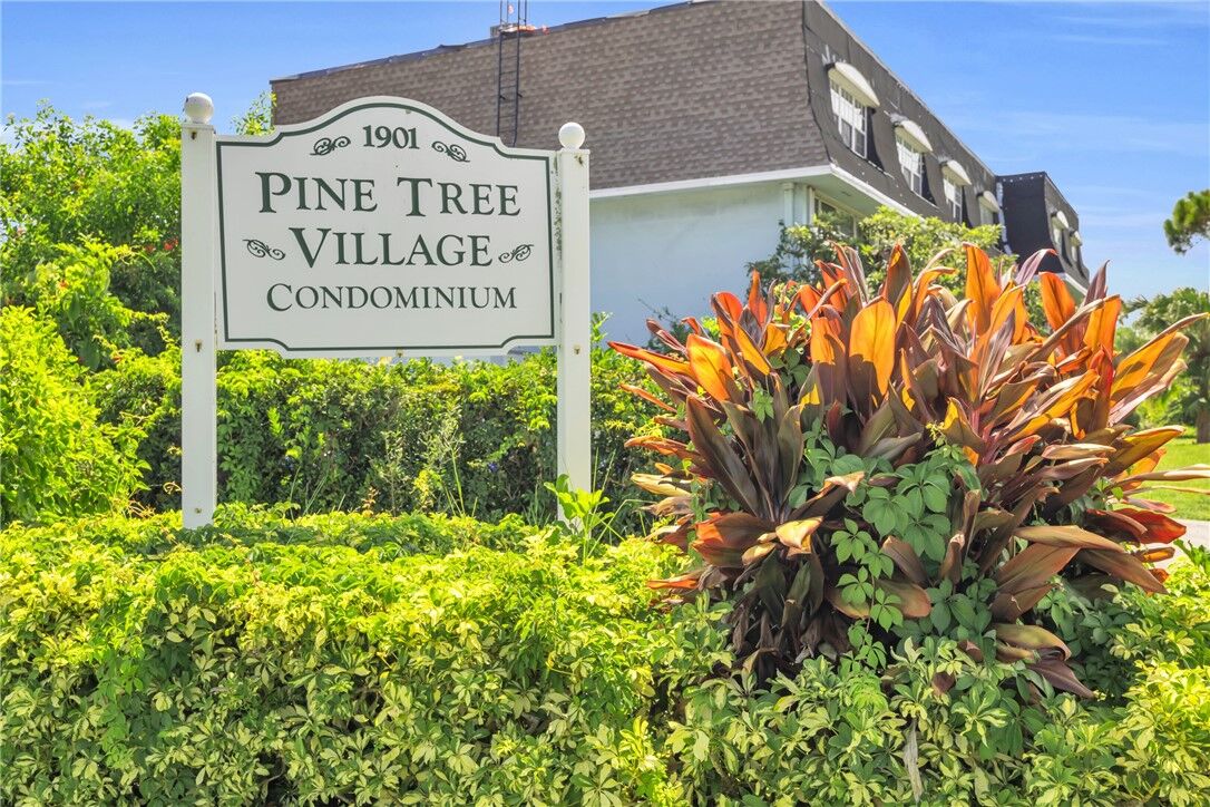 Property Photo: 1901 Indian River Boulevard 105D FL 32960