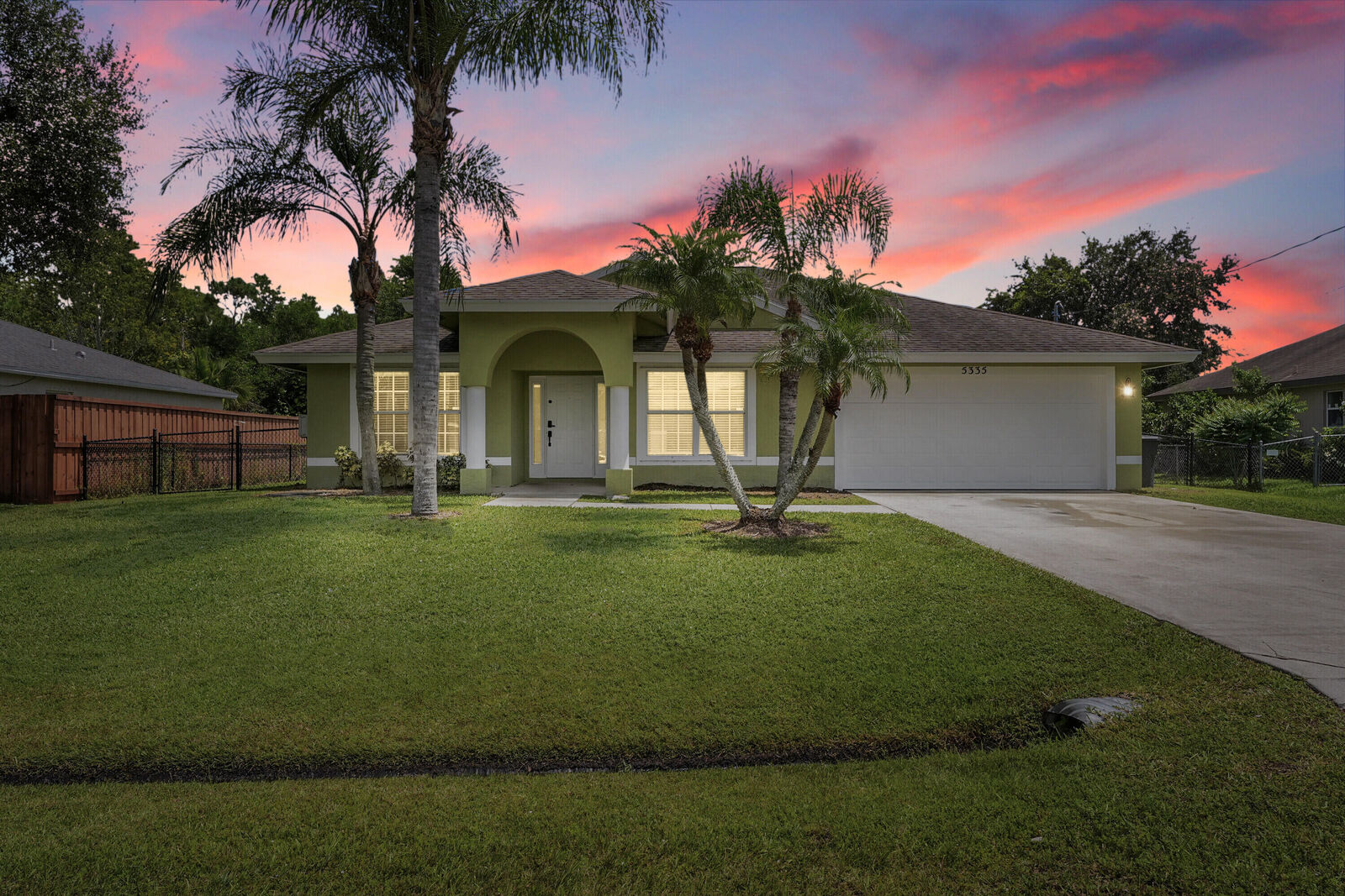Property Photo:  5335 NW Conley Drive  FL 34986 