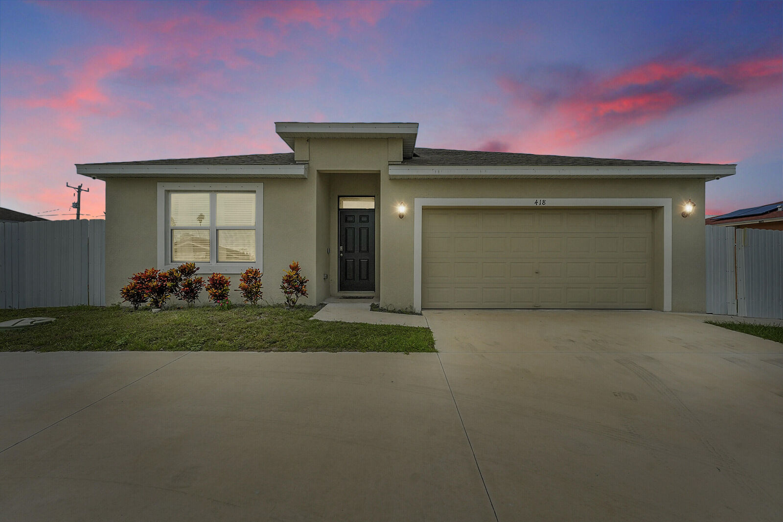 Property Photo:  418 NW Airoso Boulevard  FL 34983 