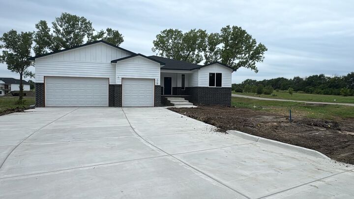 115 S Arbor Valley Way  Valley Center KS 67147 photo