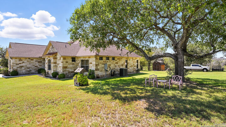 121 Carrizo Ridge  Floresville TX 78114 photo