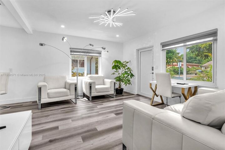 Property Photo: 886 NE 134th St FL 33161