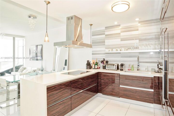 Property Photo: 1100 Biscayne Blvd 5202 FL 33132