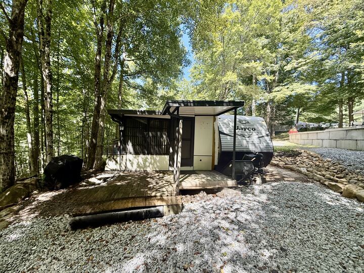 Property Photo: 8 South Road Road R80 CT 06076