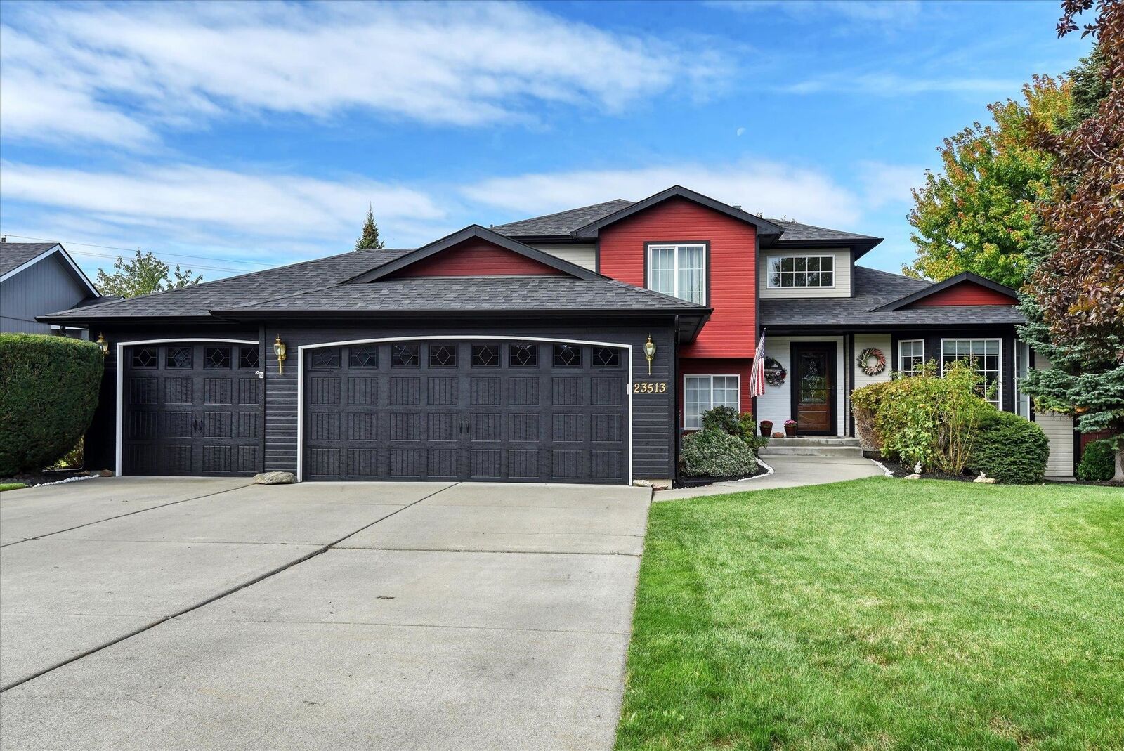 Property Photo: 23513 E Maxwell Ct WA 99019