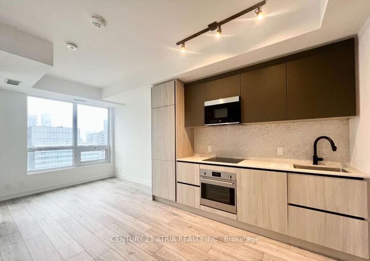Property Photo: 108 Peter Street 3709 ON M5V 0W2