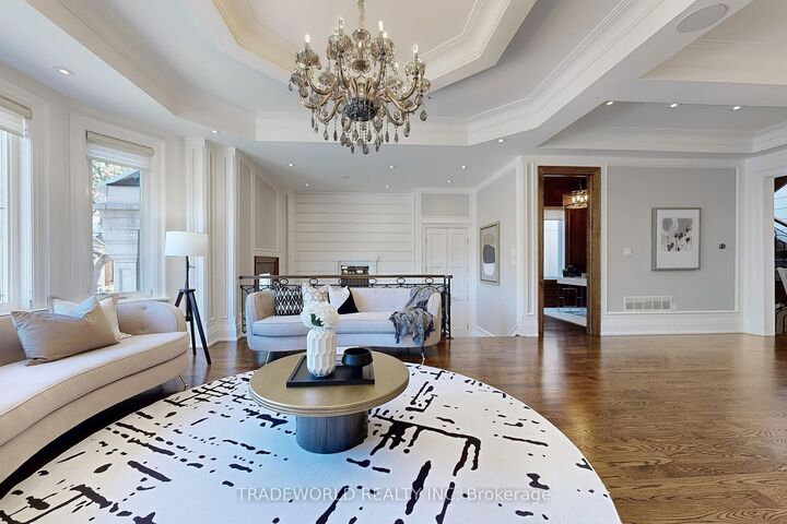 Photo de la propriété: 122 Parkview Avenue ON M2N 3Y5