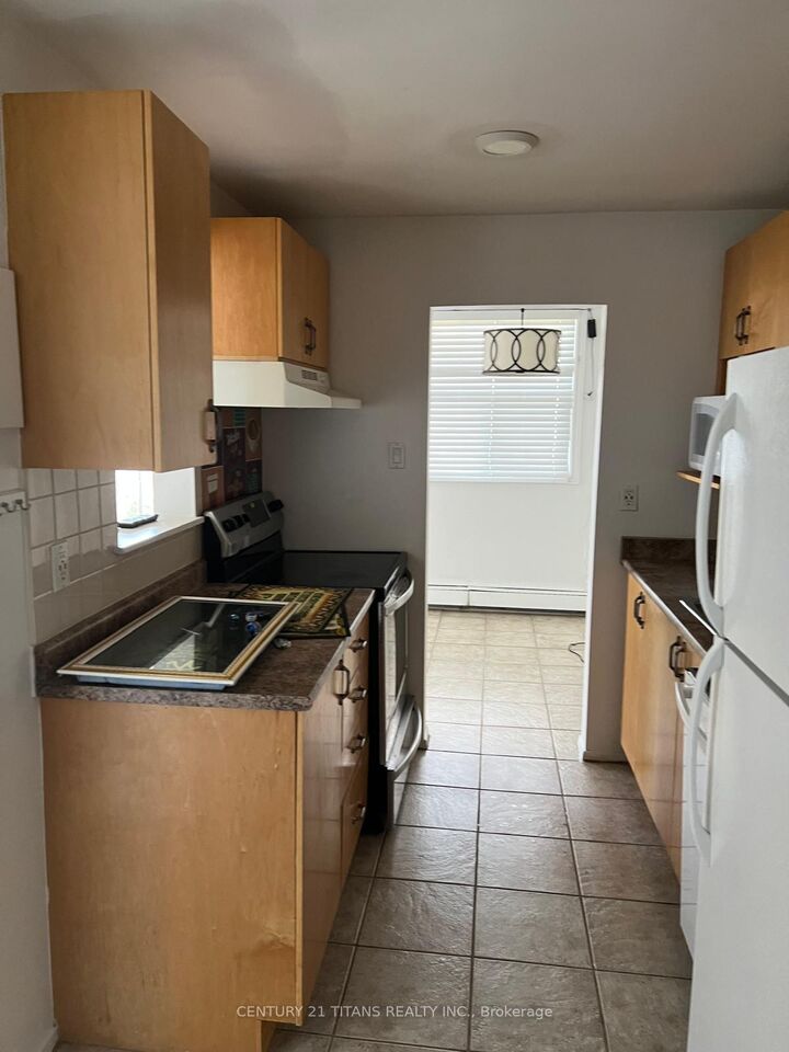 Property Photo: 931 Wonderland Road 702 ON N6K 2X6