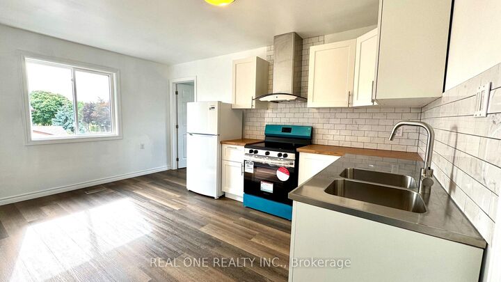 Property Photo:  56 Skylark Drive Upper Level Unit 1  ON L9A 4Y3 