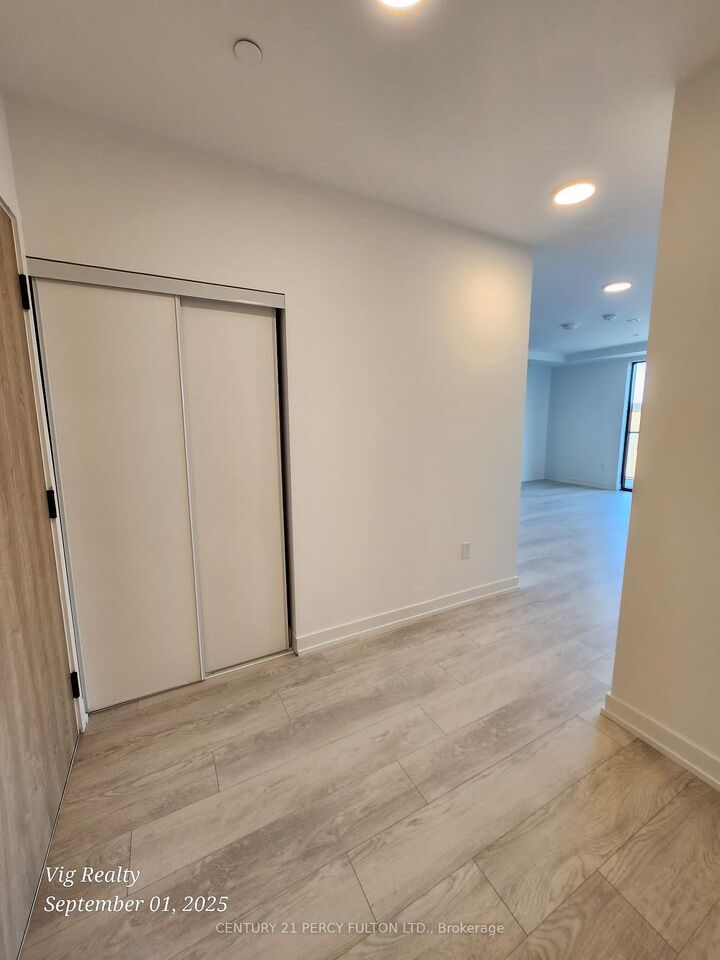 801 The Queensway Avenue 205  Toronto ON M8Z 1N4 photo