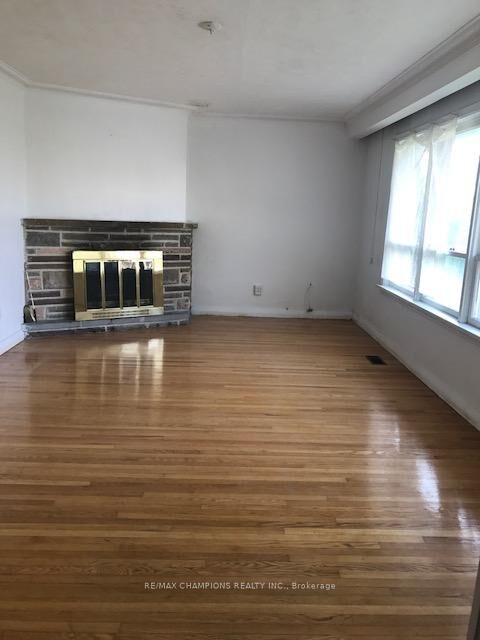 Photo de la propriété: 12112 Hurontario Street ON L7A 1E6