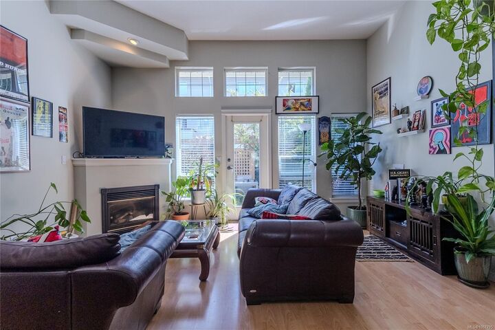 Property Photo:  1019 North Park St 20  BC V8T 5L4 