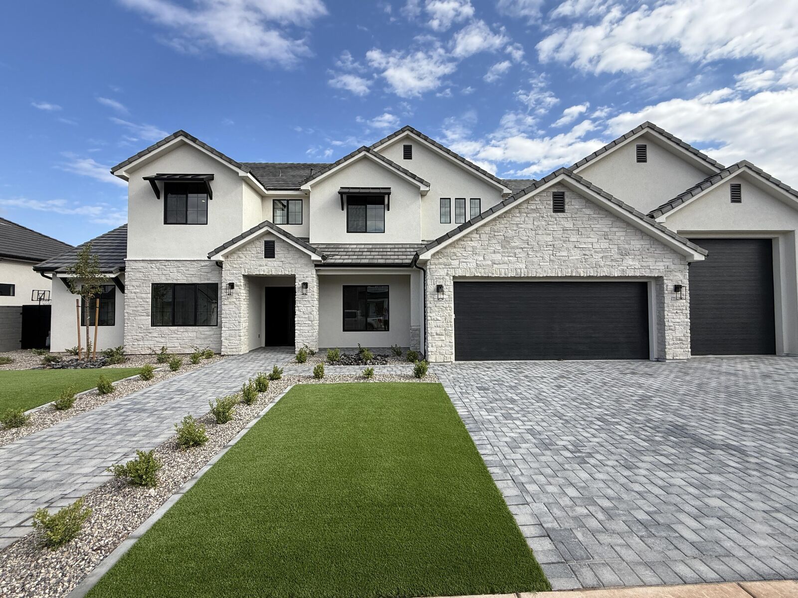 Property Photo: 2715 E Moorland Dr UT 84790