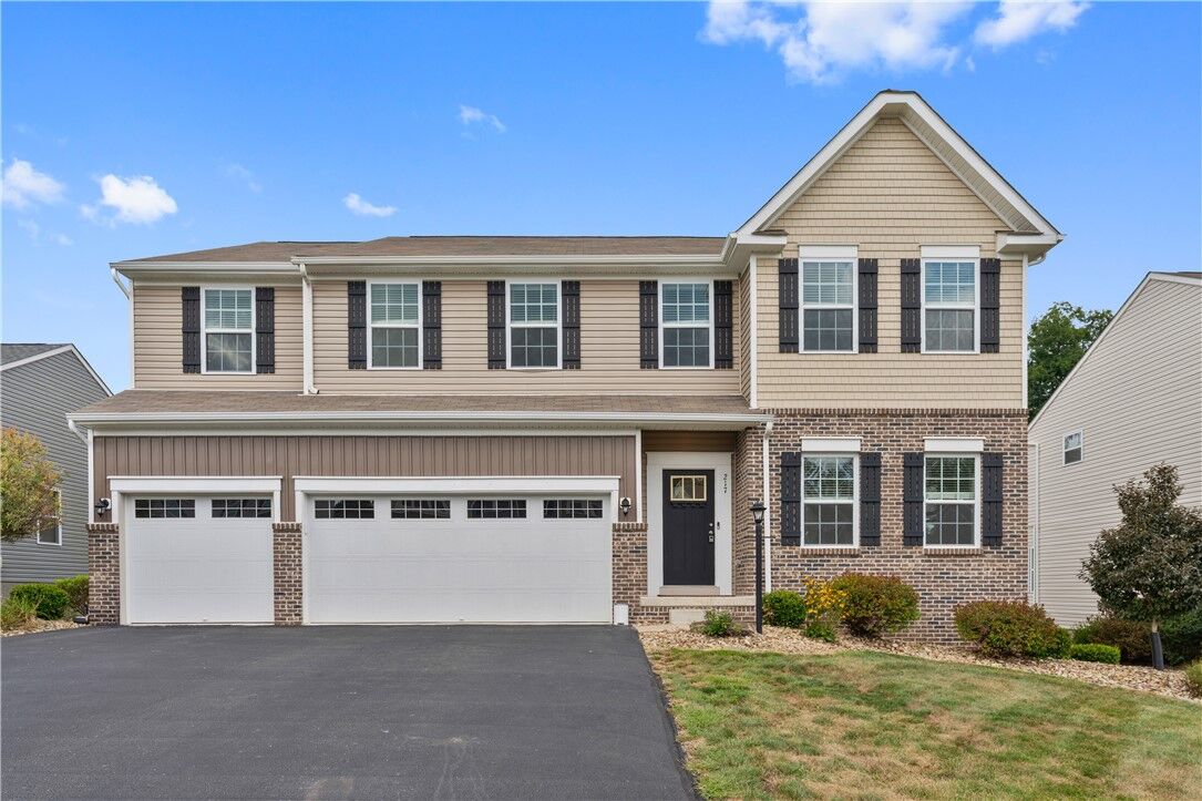 Property Photo: 217 Ridgecrest Ct PA 15085