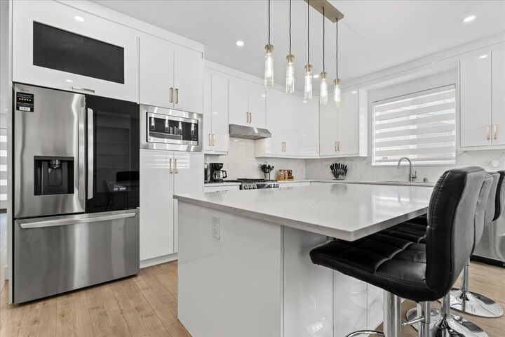 Photo de la propriété:  1684 McKenzie Road  BC V2S 8J6 