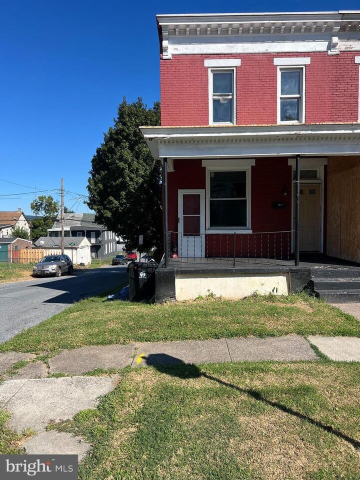 Property Photo:  2028 Briggs Street  PA 17103 