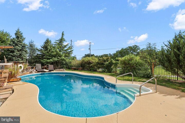 Property Photo: 125 Verna Drive PA 17313