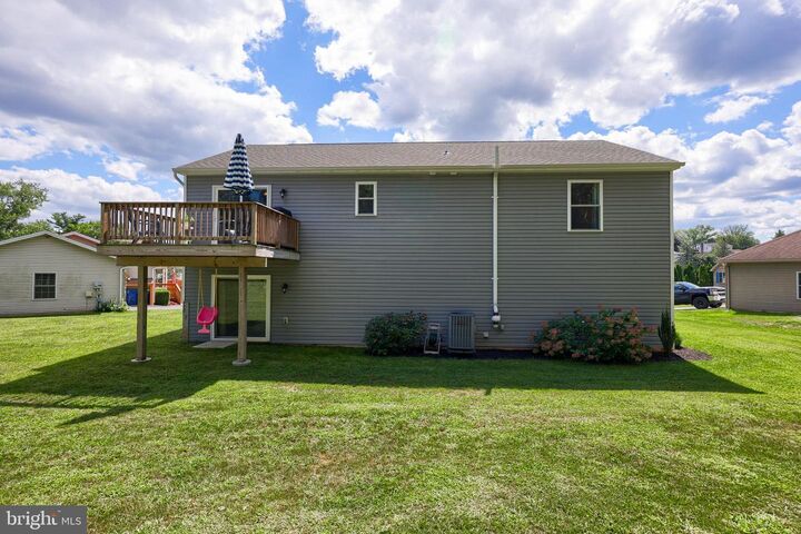 Property Photo: 6 Swansea Drive PA 17057
