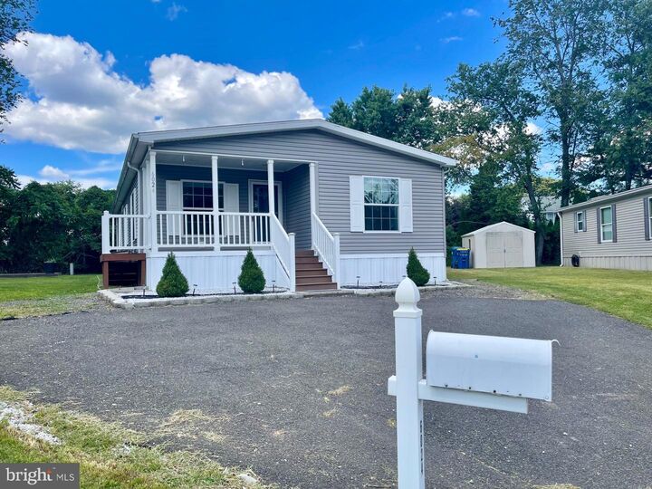 6024 Falmont Drive  Morrisville PA 19067 photo
