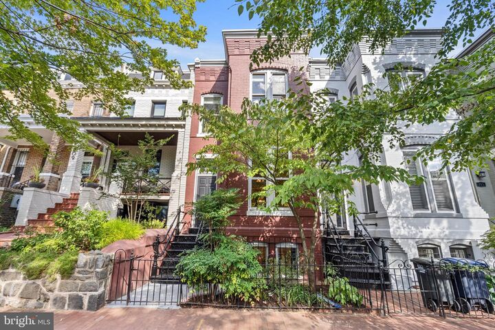 Property Photo: 207 10th Street NE DC 20002