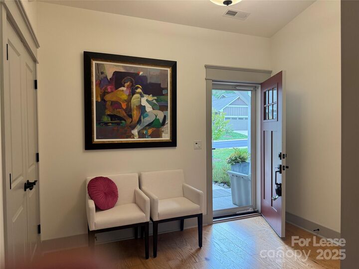 Property Photo: 46 Cozy Cottage Way NC 28704