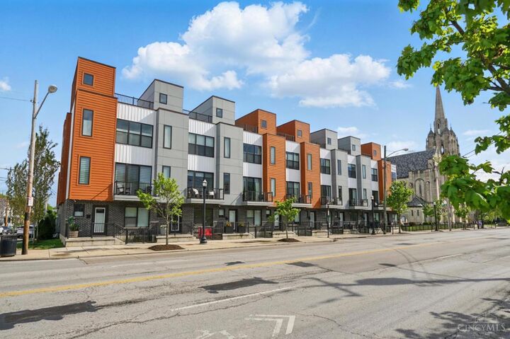 3127 Madison Road  Cincinnati OH 45209 photo
