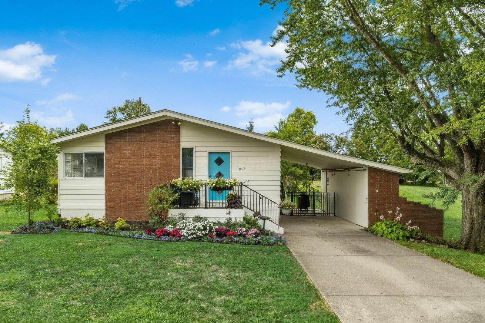 Property Photo: 359 Buena Vista Drive OH 43031