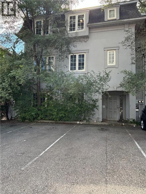 Property Photo:  124 King Street North 1  ON N2J 2X8 
