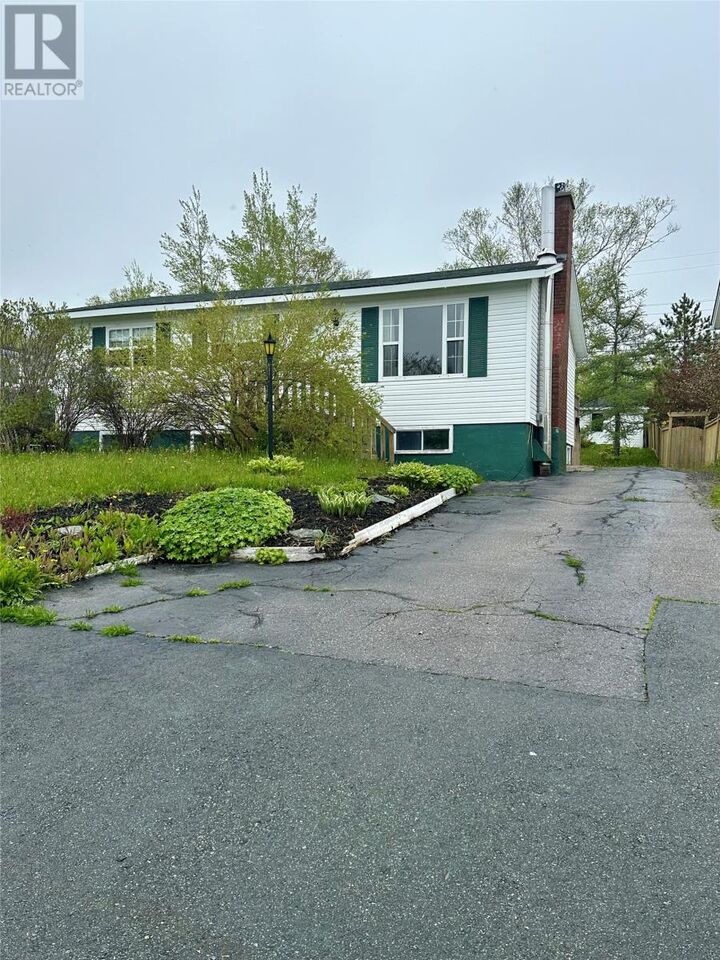 47 Heath Crescent  Gander NL A1V 1P9 photo