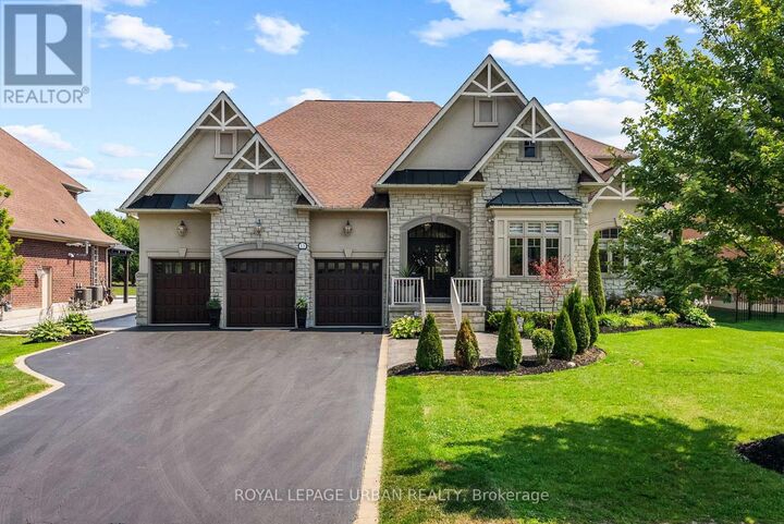 Property Photo: 15 Country Club Crescent ON L9P 0B8