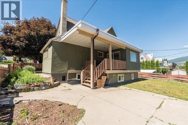 Property Photo:  798 Kipling Street  BC V1R 2A4 