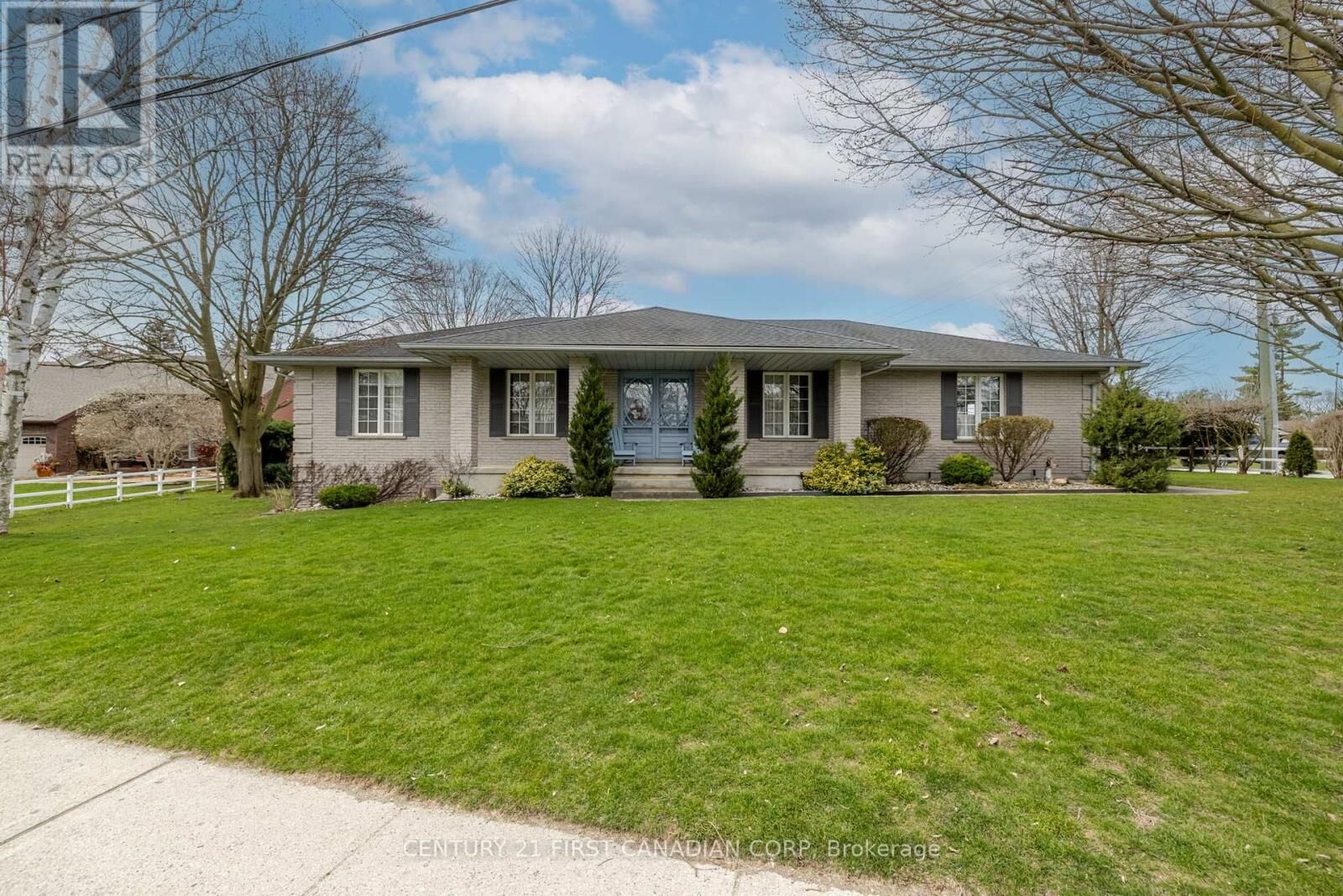 Photo de la propriété: 196 Hull Road ON N7G 3P2