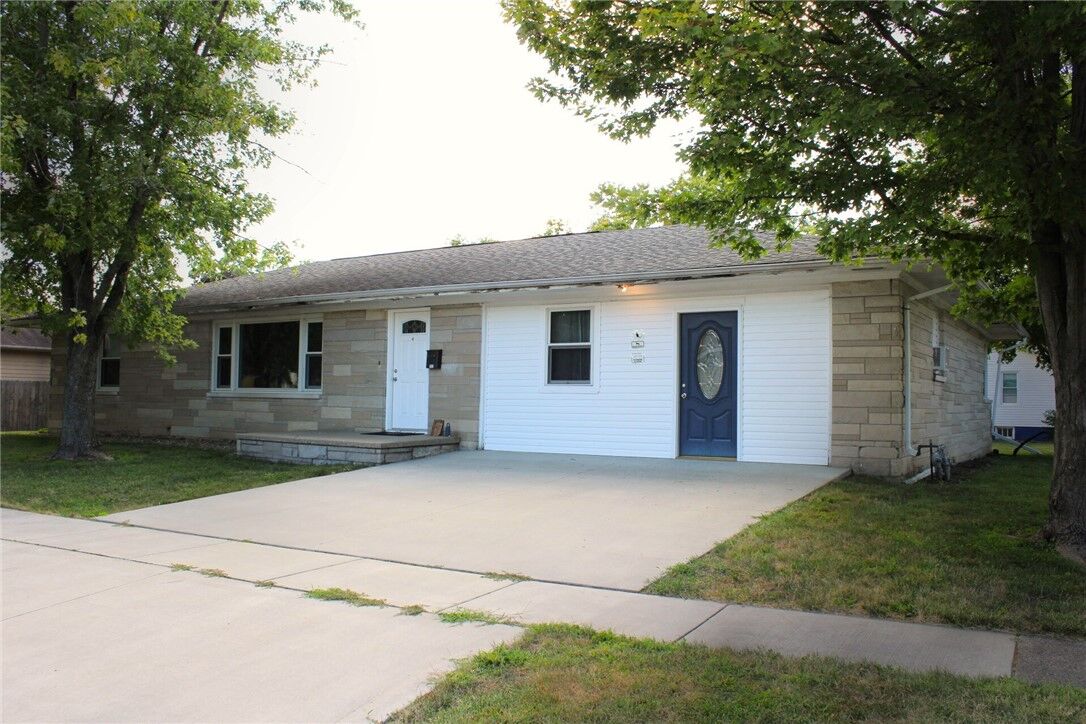 Property Photo: 502 S Piatt Street IL 61856