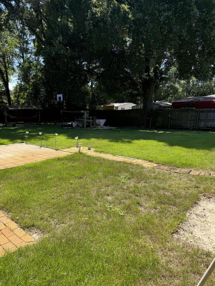Property Photo: 48 NW Robinwood Drive FL 32548