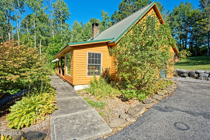 Property Photo:  284 Sprakers Road  NY 12160 