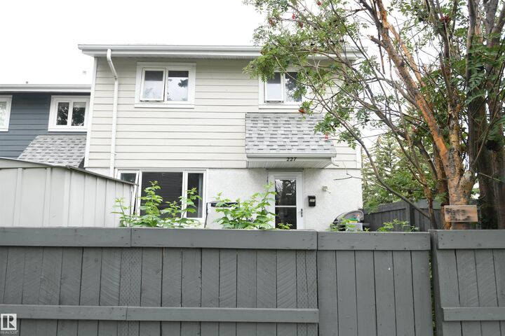Property Photo: 227 Callingwood Two Two NW AB T5T 1A3