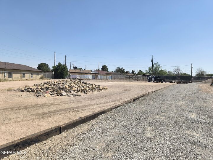 8868 Harding Way  El Paso TX 79907 photo