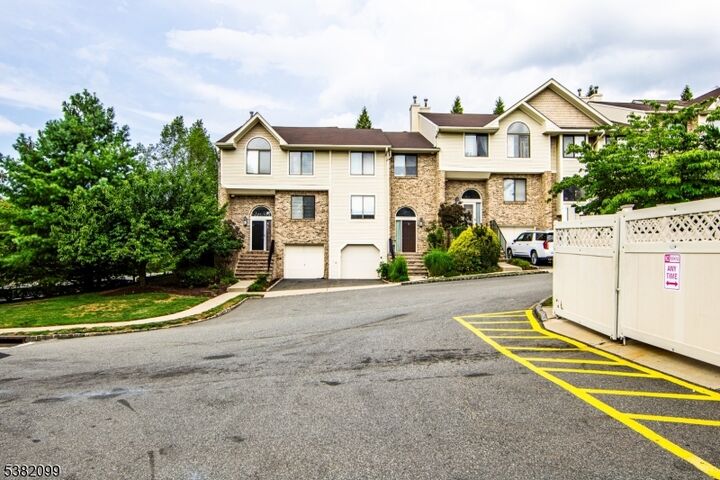 Property Photo:  18 Louisburg Sq 18  NJ 07044