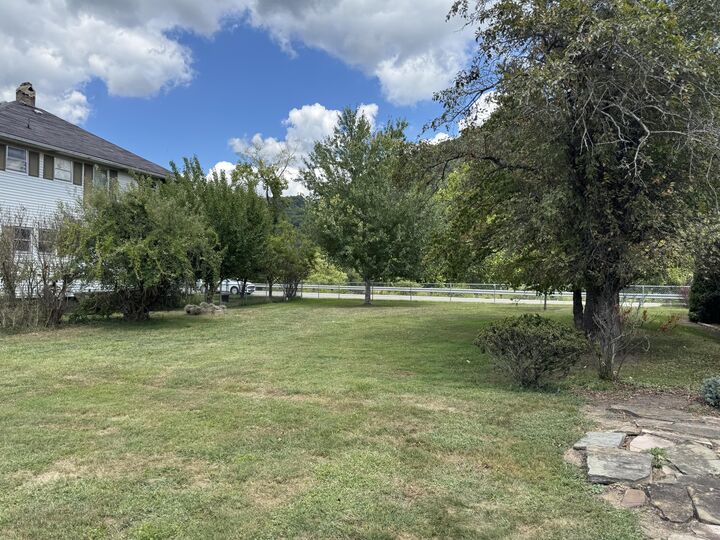 Property Photo: 110 Greenbrier Dr WV 25951